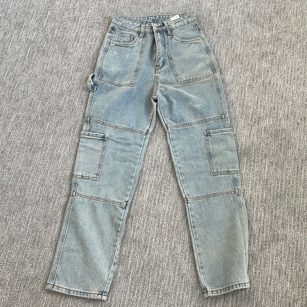 Light wash boyfriend jeans